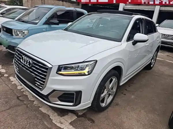 Audi Q2L 2019
