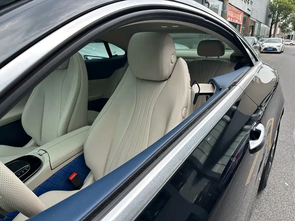 Mercedes-Benz E-Class 2022 — фото 9