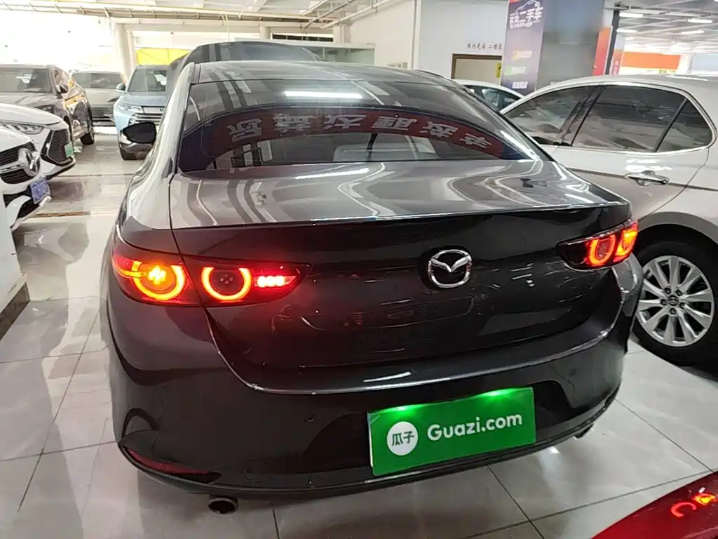 Mazda 3 Axela 2022