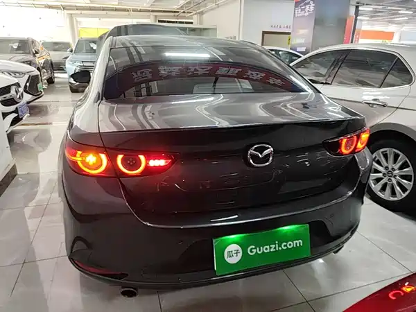 Mazda 3 Axela 2022
