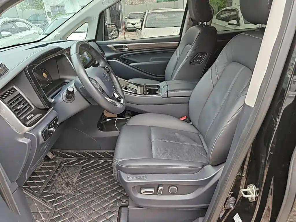 GAC Motor Trumpchi M8 2022 — фото 15