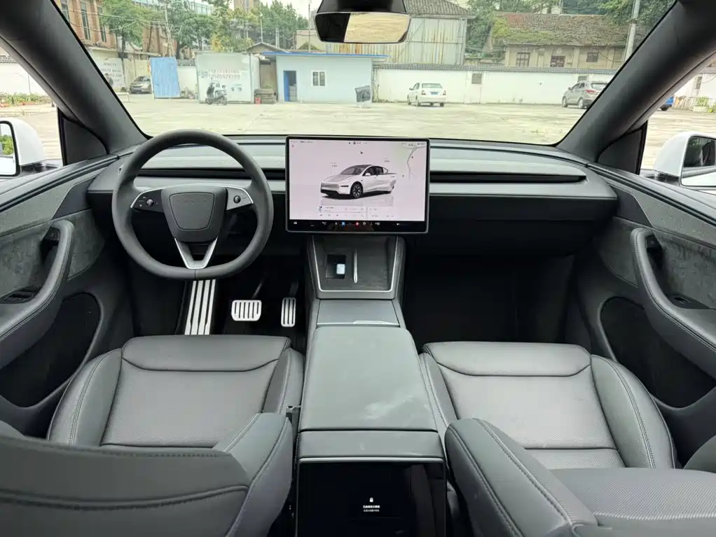 Tesla Model Y L 2025 — фото 15