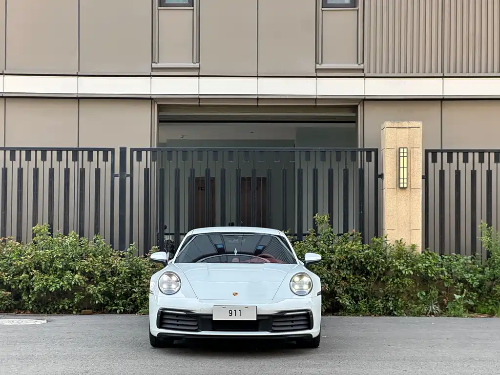 Porsche 911 2024 — фото 2