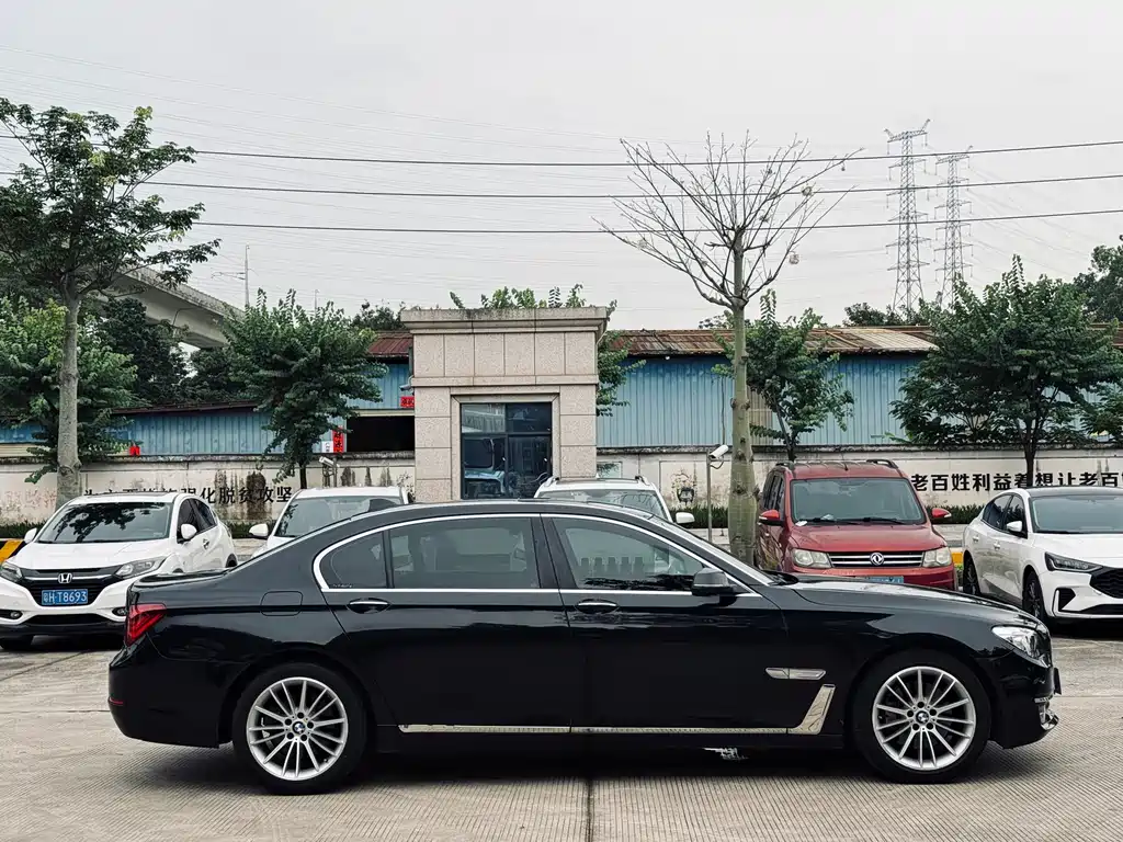 BMW 7 Series 2015 — фото 8