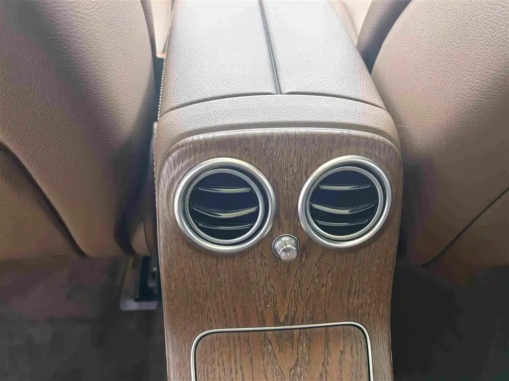 Mercedes-Benz E-Class 2023 — фото 12