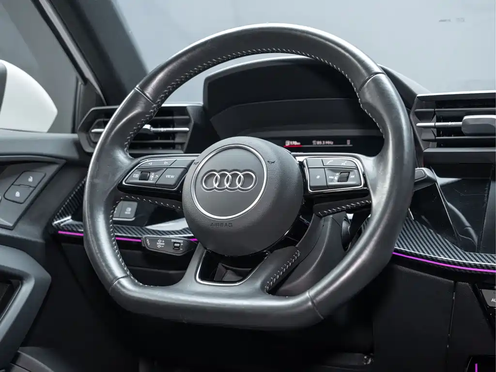 Audi A3 2023 — фото 17