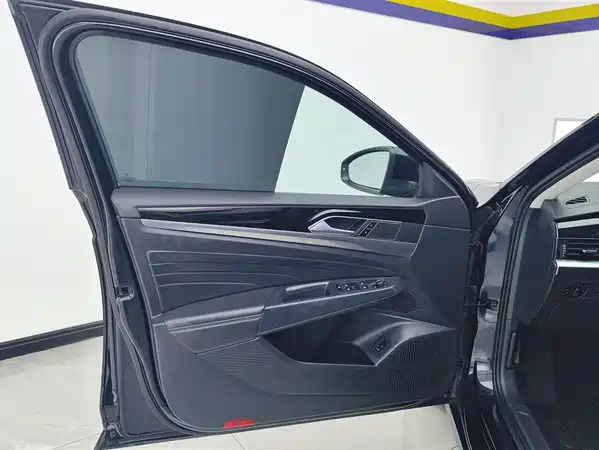 Volkswagen Passat 2025