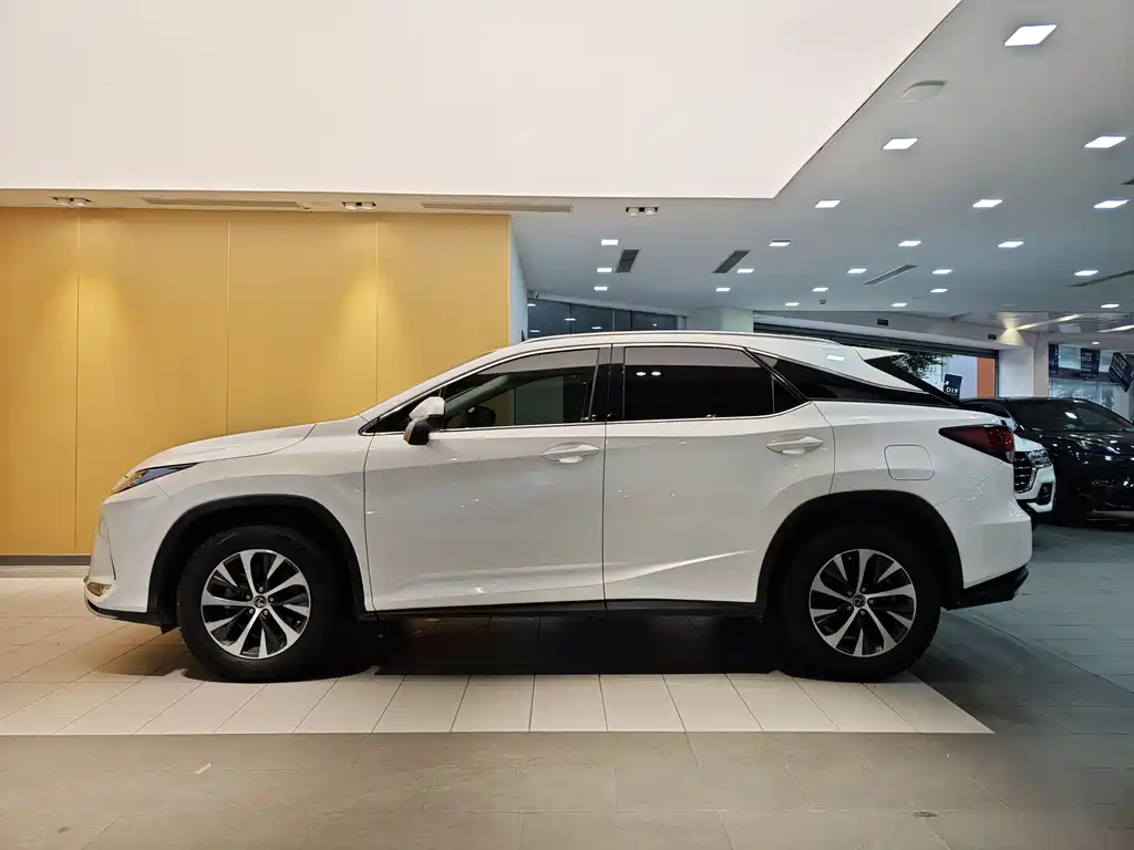 Lexus RX 2022 — фото 6