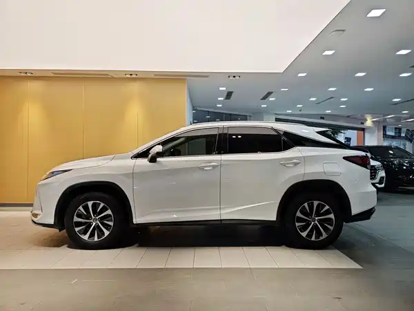 Lexus RX 2020