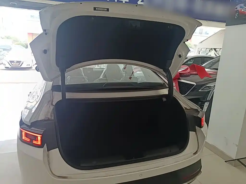 Changan Eado PHEV 2026 — фото 19