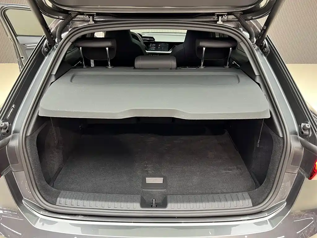 Audi A3 2023 — фото 19