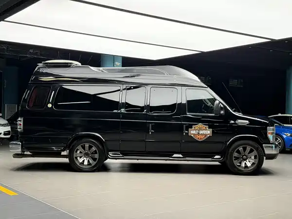 Ford E350 2011