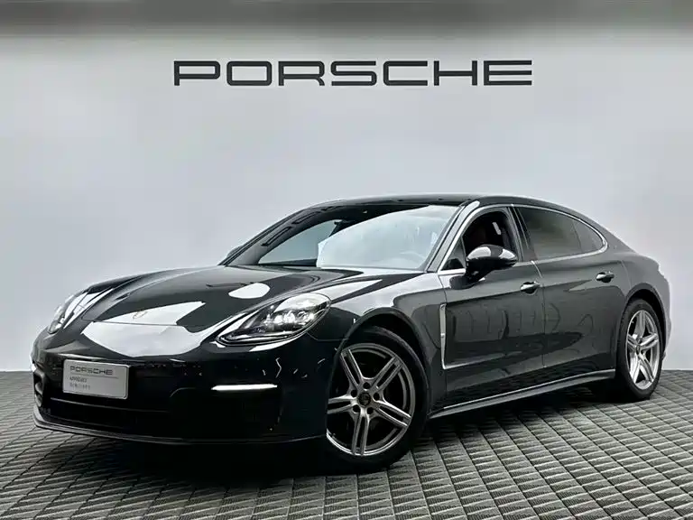 Porsche Panamera 2023 — фото 1