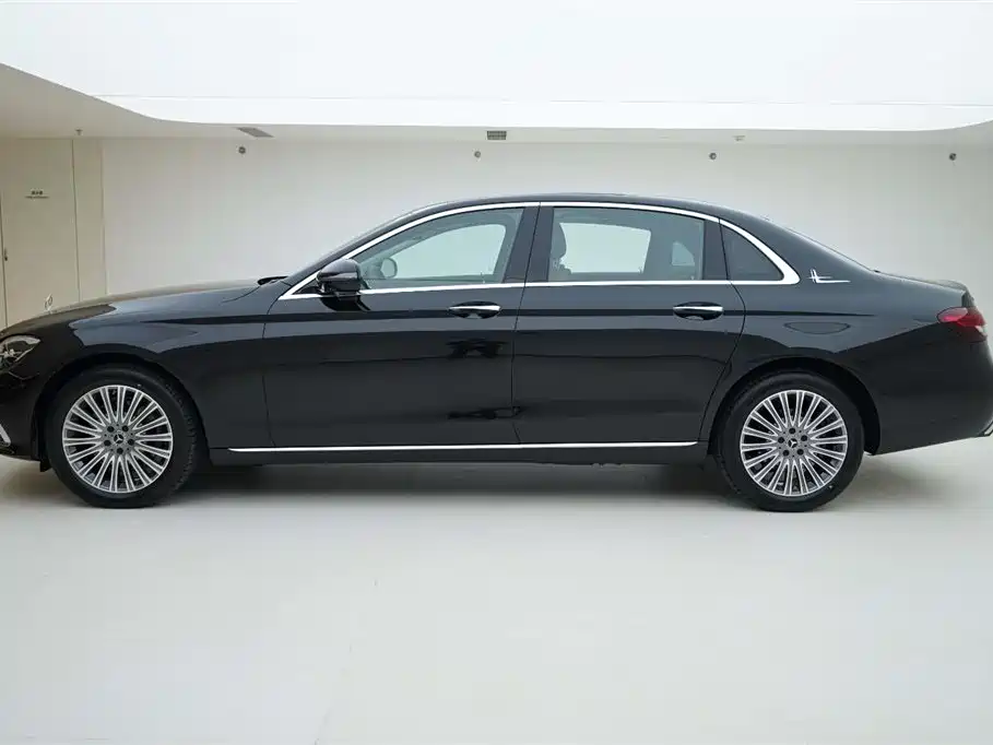 Mercedes-Benz E-Class 2023 — фото 3