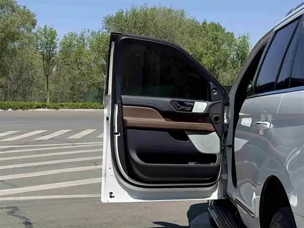 Lincoln Navigator 2023