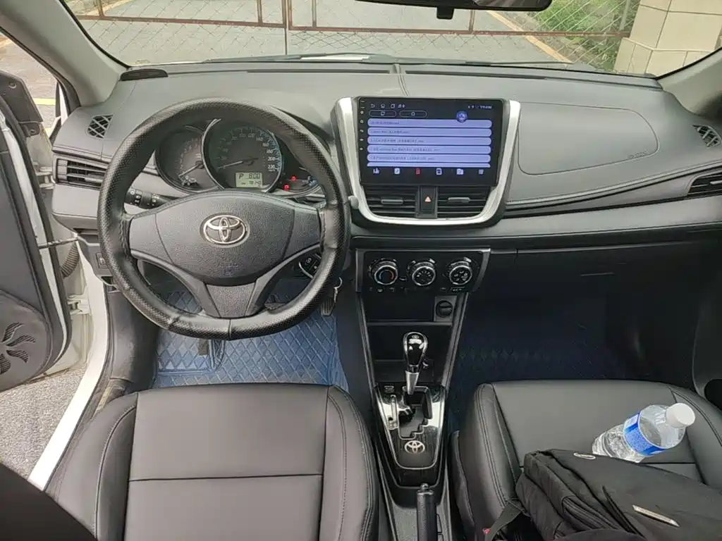 Toyota Yaris L 2019 — фото 10
