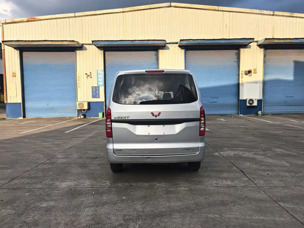 Wuling Hongguang V 2022