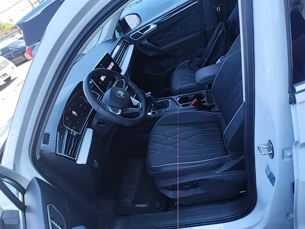 Volkswagen Tiguan L 2024 — фото 11