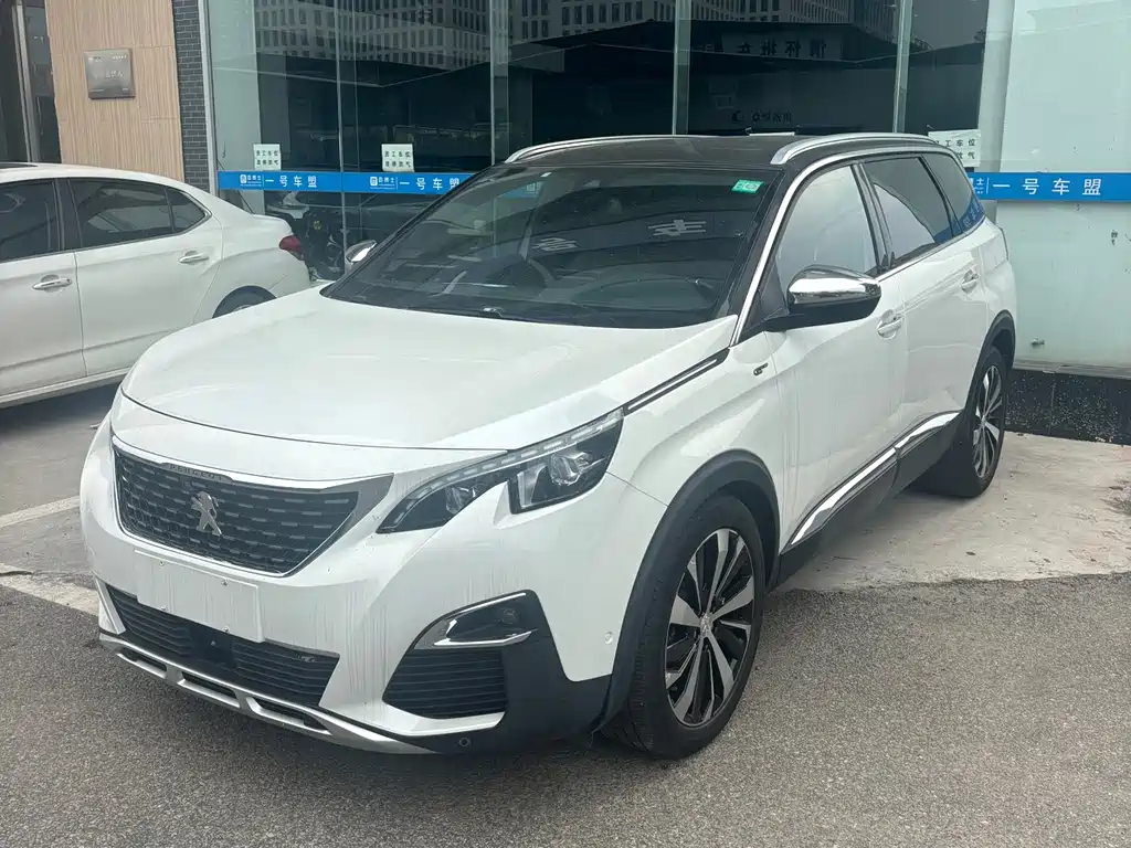 Peugeot 5008 2017 — фото 1