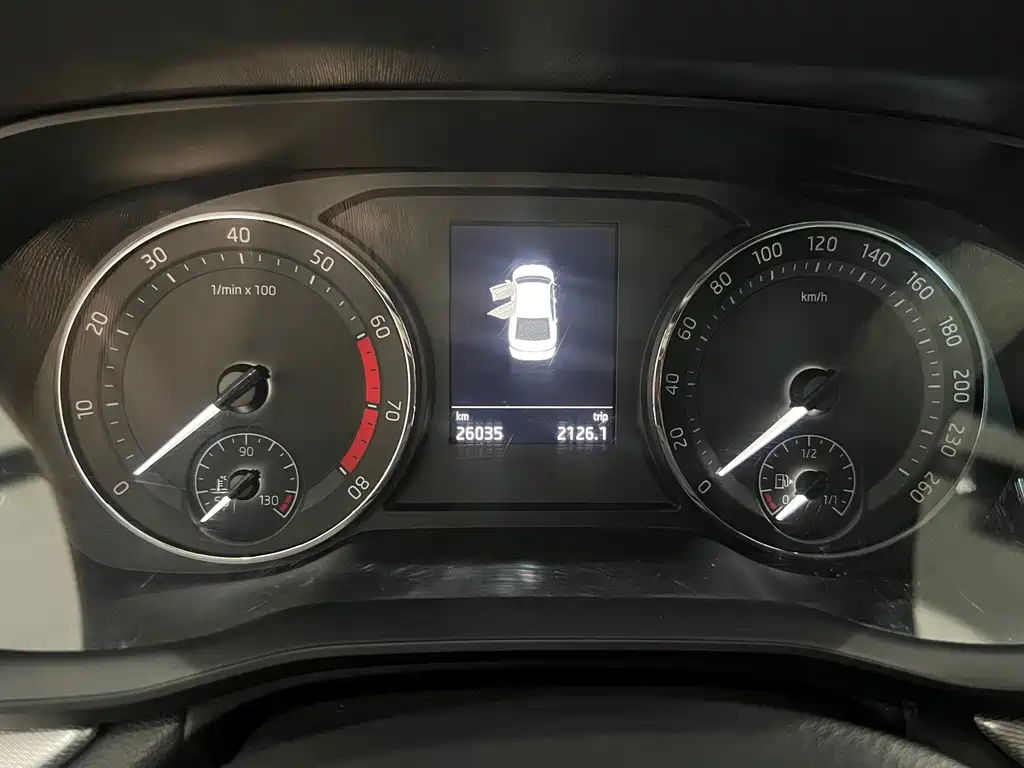 Skoda Octavia 2022 — фото 14
