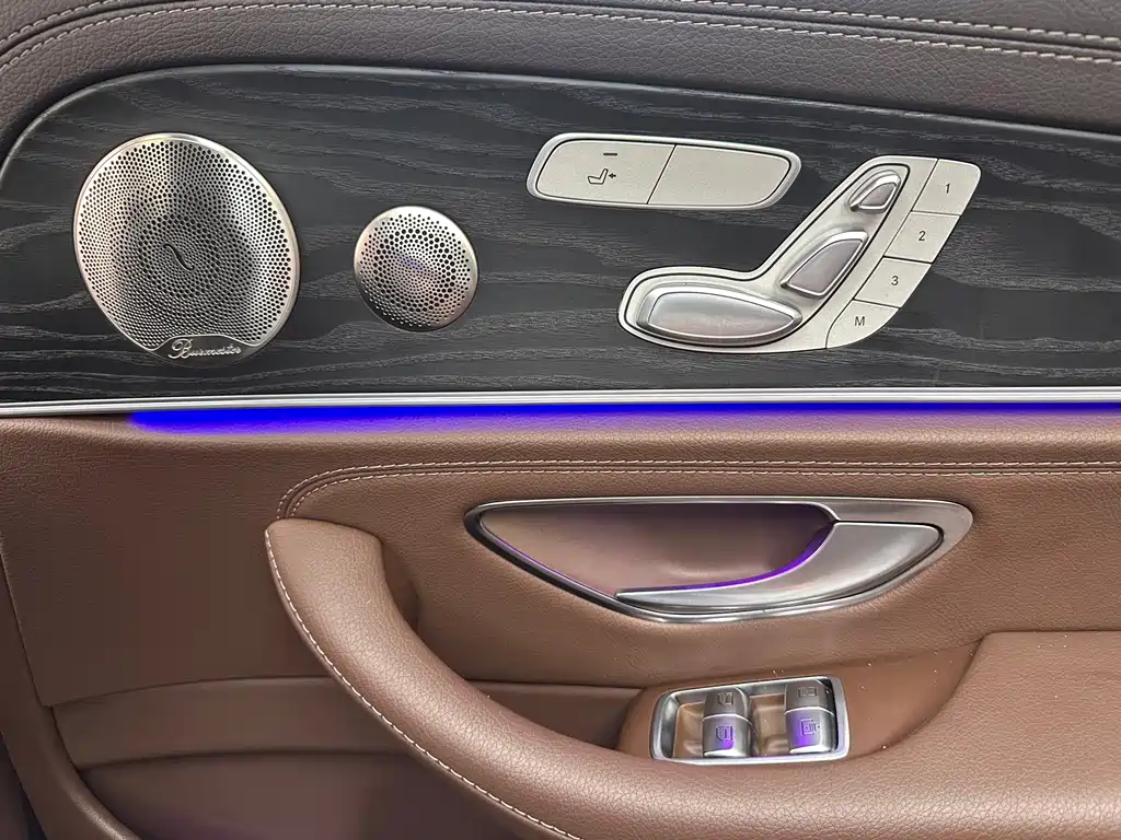 Mercedes-Benz E-Class 2023 — фото 5