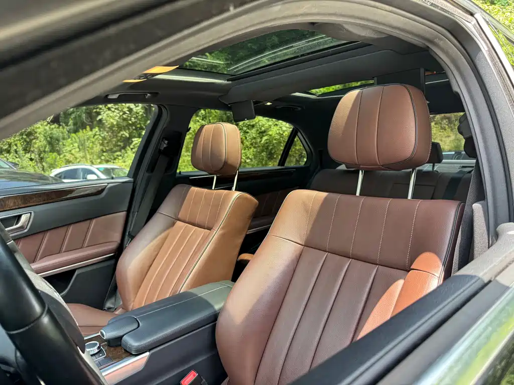 Mercedes-Benz E-Class 2015 — фото 44