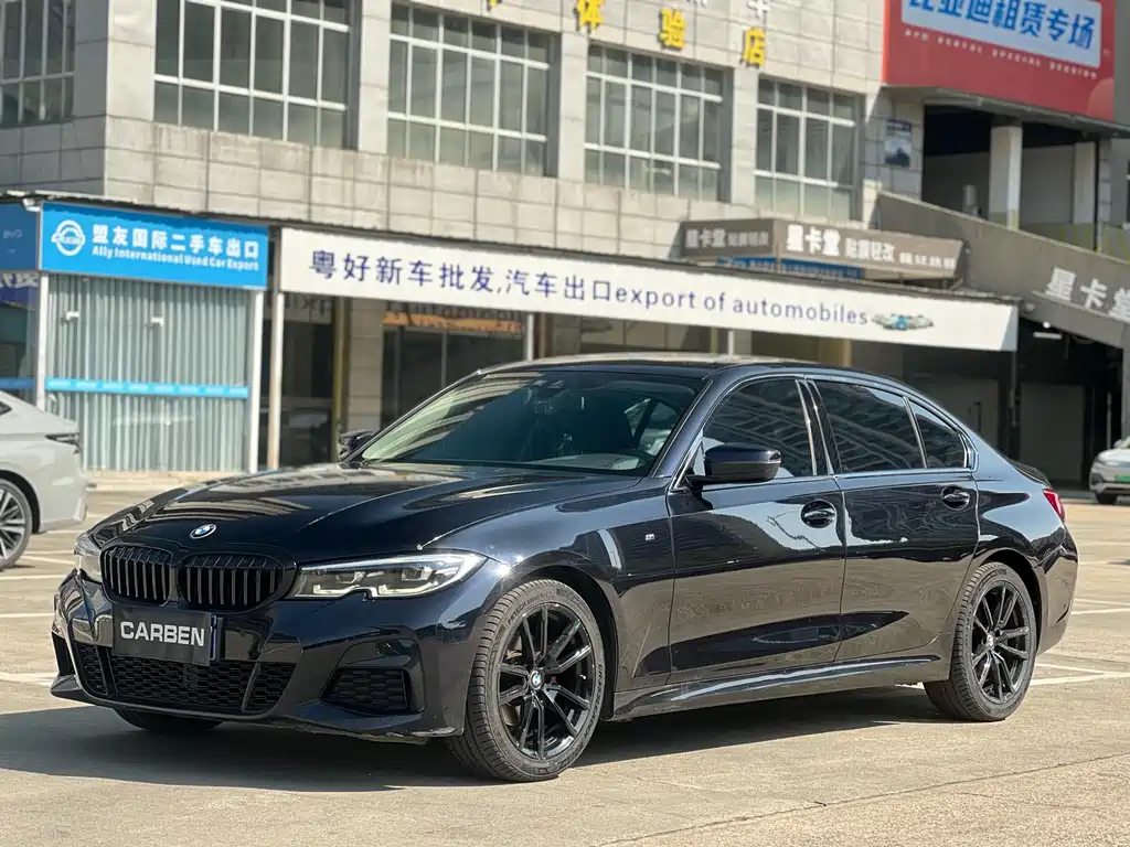 BMW 3 Series 2019 — фото 1