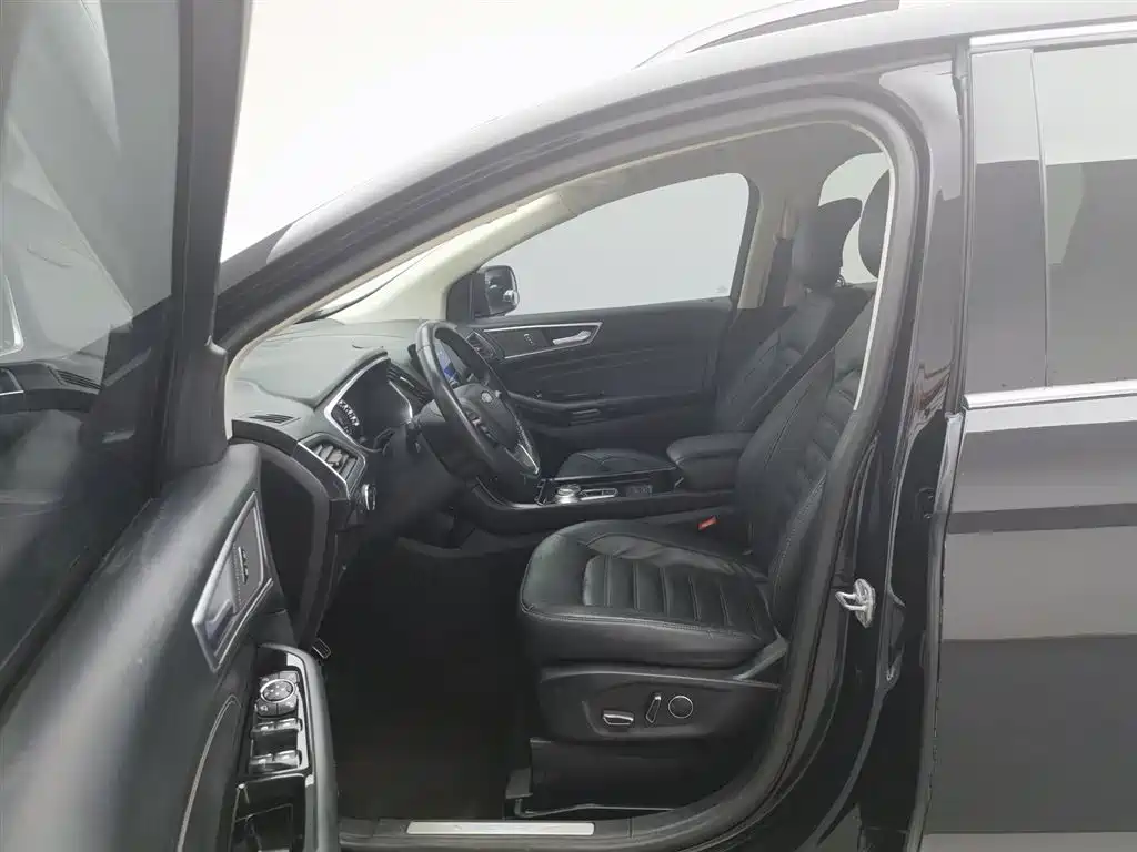 Ford Edge 2020 — фото 10