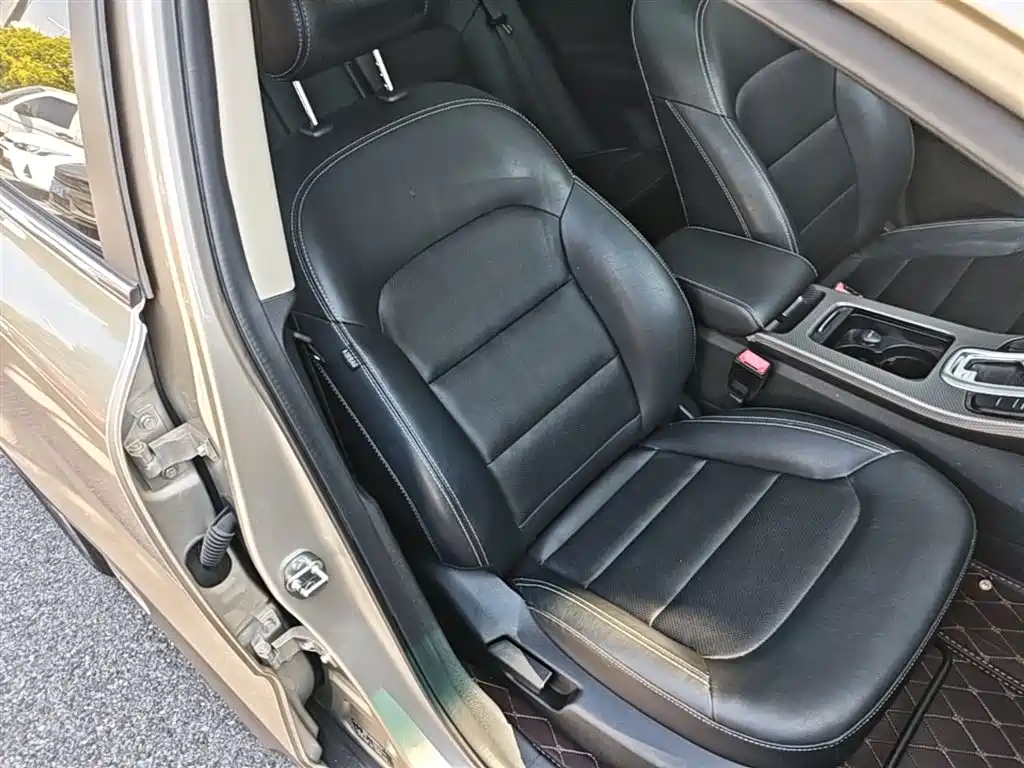 Geely Emgrand GS 2018 — фото 25
