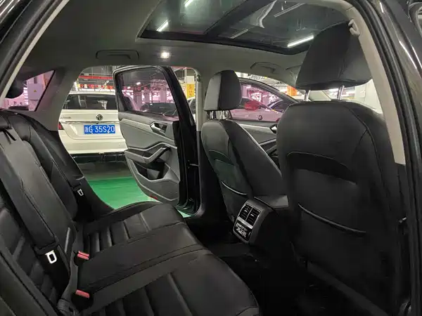 Volkswagen Sagitar 2020