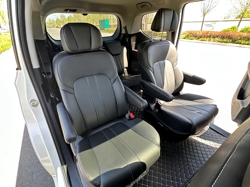 GAC Motor Trumpchi M6 2022 — фото 23