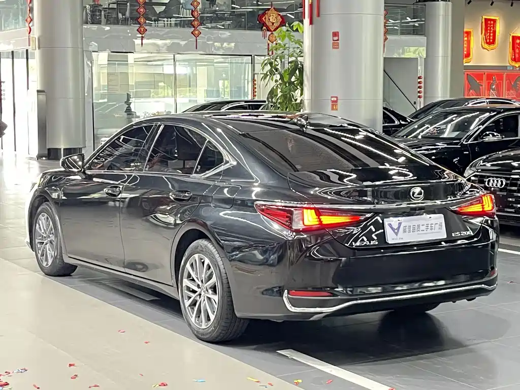 Lexus ES 2024 — фото 9
