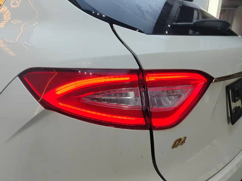 Maserati Levante 2018 — фото 15