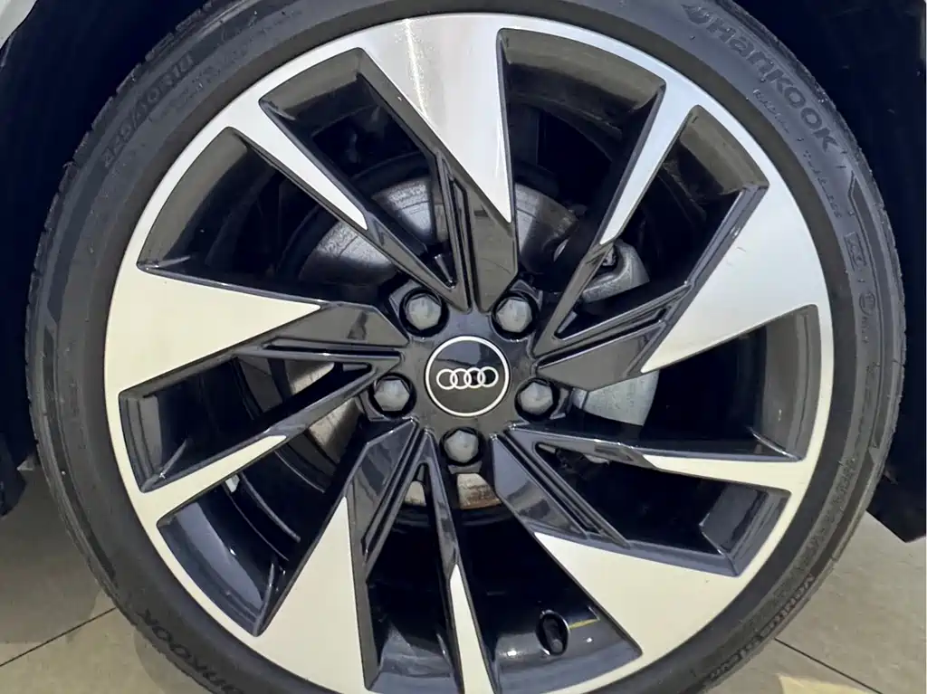 Audi A3 2023 — фото 25
