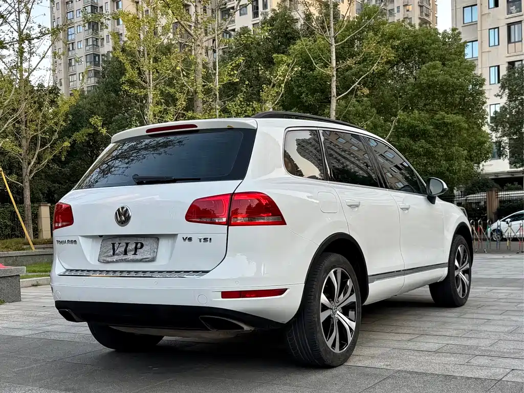 Volkswagen Touareg 2014 — фото 6