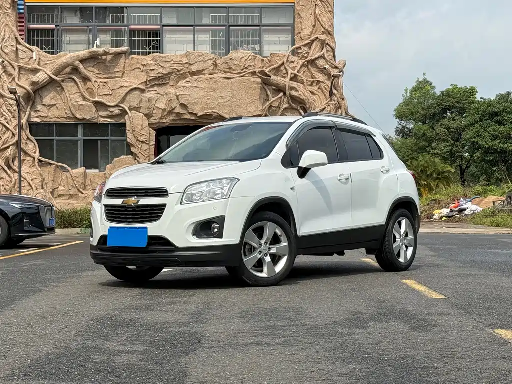 Chevrolet Trax 2015 — фото 1