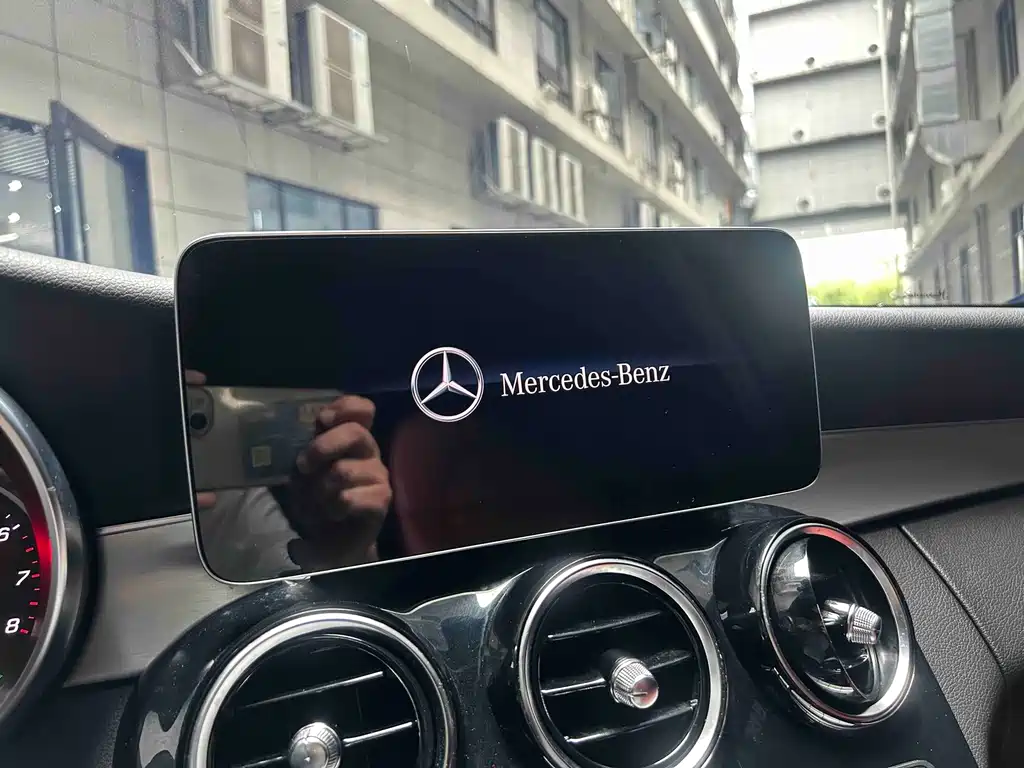 Mercedes-Benz C-Class 2019 — фото 17