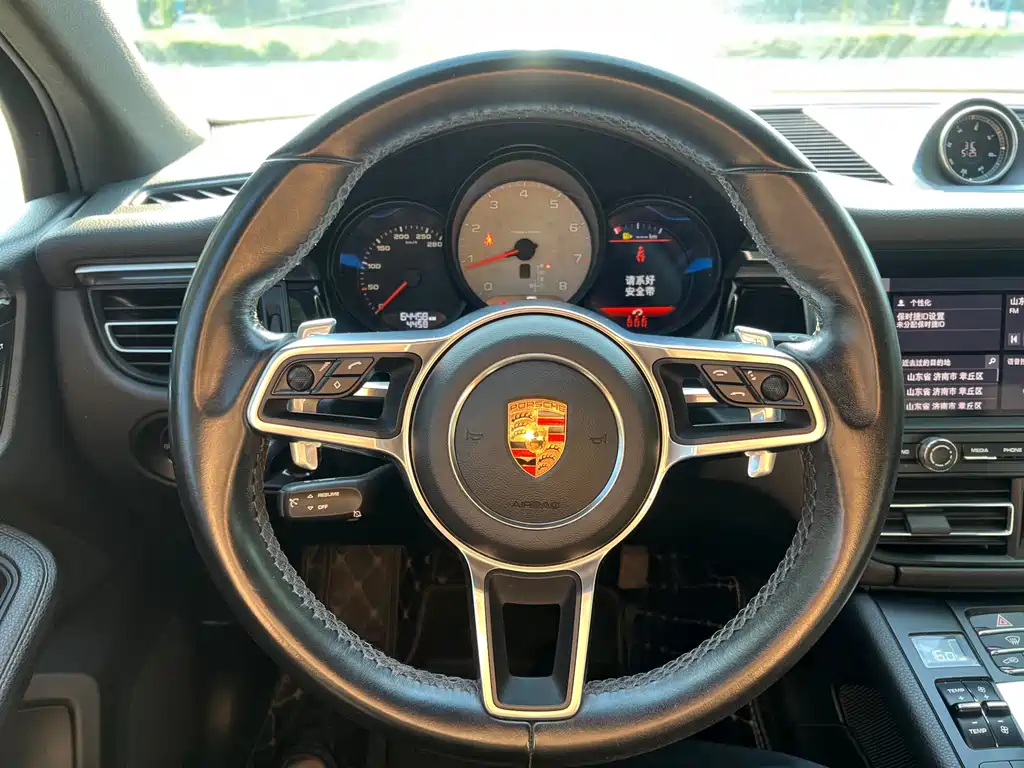 Porsche Macan 2020 — фото 13