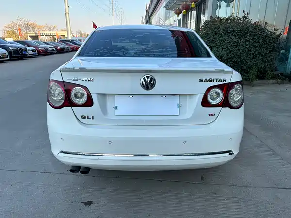 Volkswagen Sagitar 2011