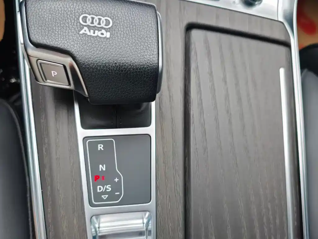 Audi A6L 2025 — фото 16
