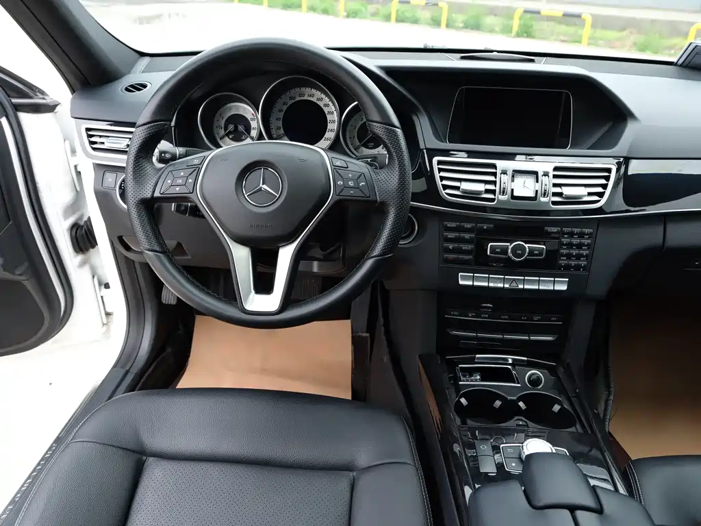 Mercedes-Benz E-Class 2014 — фото 12