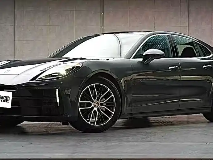 Porsche Panamera 2024 — фото 1