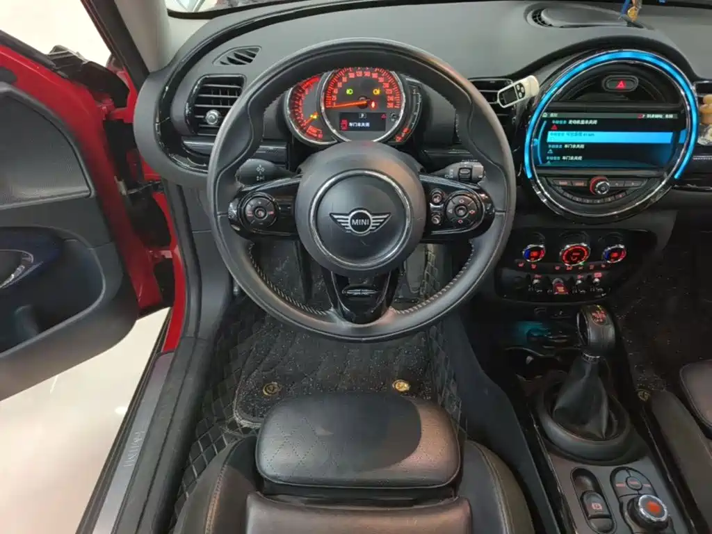 MINI Clubman 2018 — фото 11