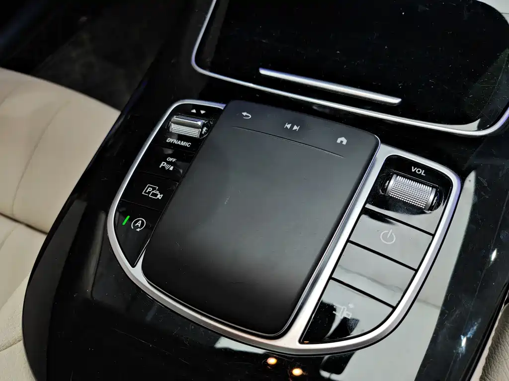 Mercedes-Benz E-Class 2023 — фото 15