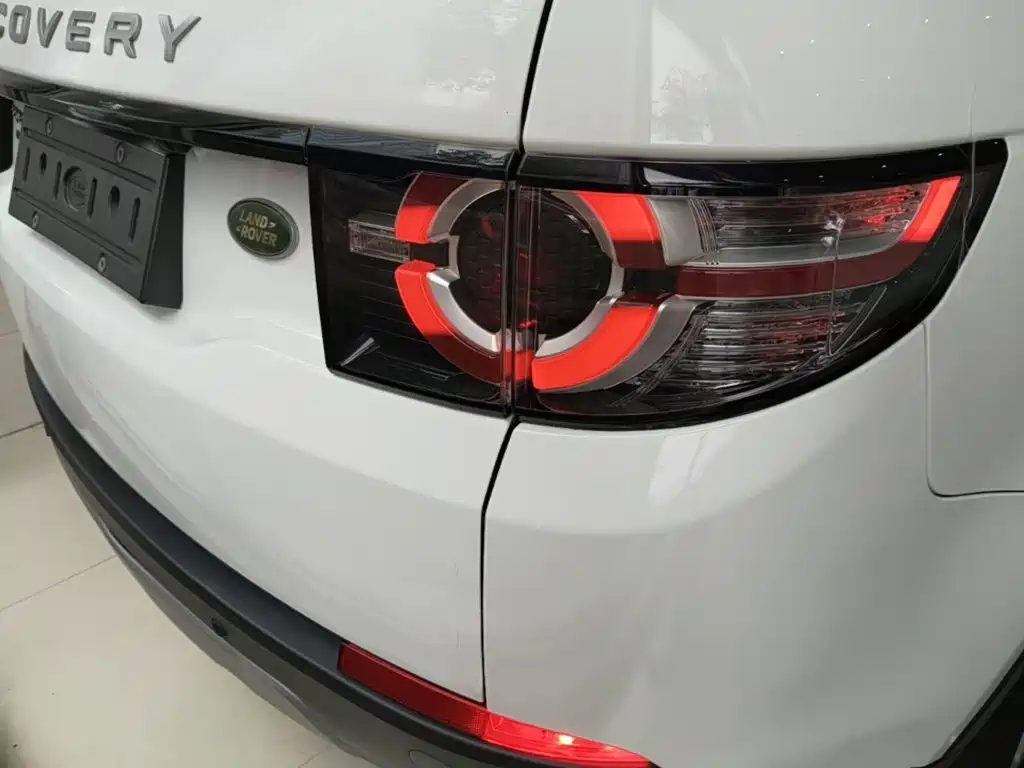 Land Rover Discovery Sport 2017 — фото 8