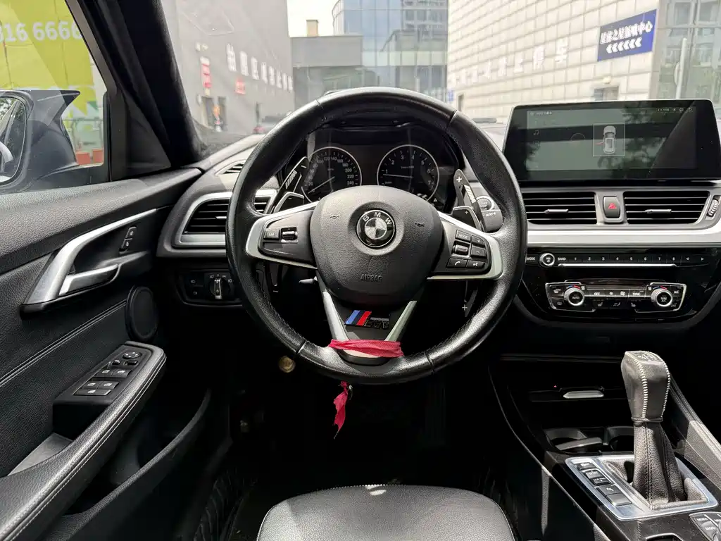 BMW 1 Series 2017 — фото 10