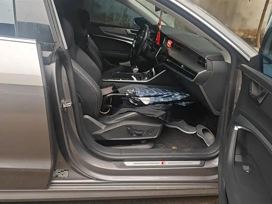 Audi A7L 2023