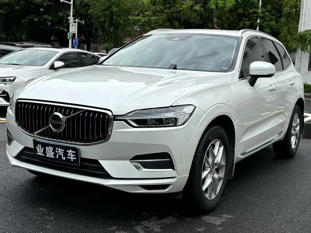 Volvo XC60 2020 — фото 1