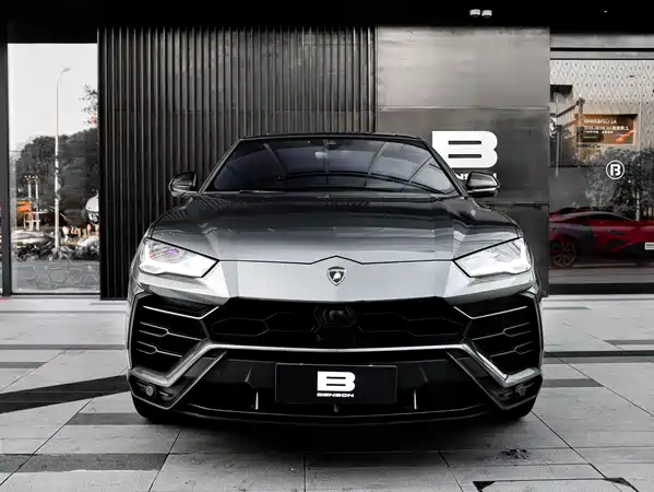 Lamborghini Urus 2021