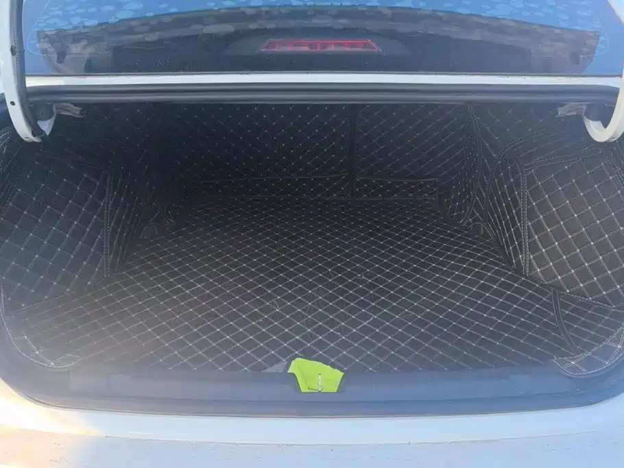 Geely Emgrand 2023